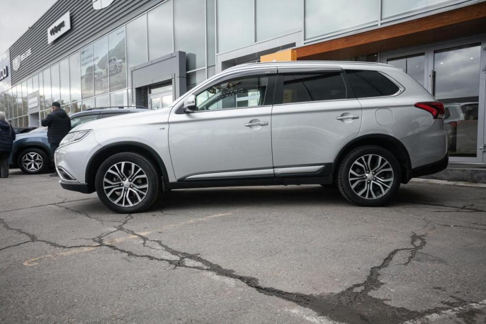 Mitsubishi Outlander III Рестайлинг Иркутск  - изображение 4