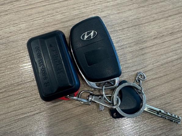 Hyundai Solaris I с пробегом 2013 года, цена 825 000 рублей, 124726 км, хэтчбек, Автокод Объявления