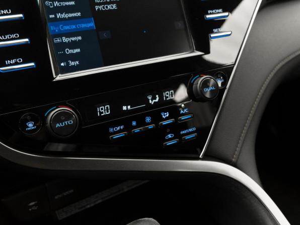 Toyota Camry VIII (XV70) с пробегом 2021 года, цена 2 060 000 рублей, 285184 км, седан, Автокод Объявления