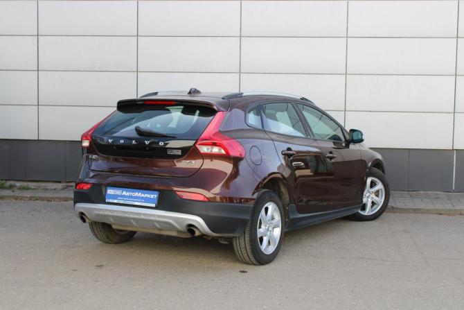 Volvo V40 II Рестайлинг с пробегом 2017 года, цена 1 296 000 рублей, 192453 км, хэтчбек, Автокод Объявления