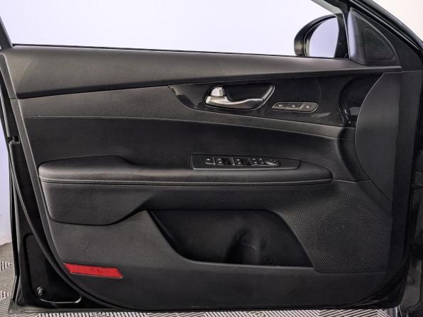 Kia Cerato IV с пробегом 2021 года, цена 1 945 000 рублей, 113820 км, седан, Автокод Объявления