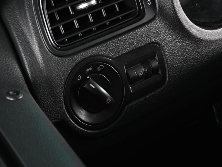 Volkswagen Polo V Рестайлинг Ростов-на-Дону  - изображение 15