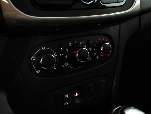 Renault Logan II Рестайлинг с пробегом 2021 года, цена 1 289 777 рублей, 86383 км, седан, Автокод Объявления