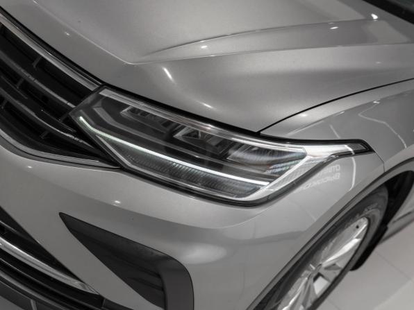 Volkswagen Tiguan II Рестайлинг с пробегом 2021 года, цена 2 275 000 рублей, 171790 км, внедорожник, Автокод Объявления