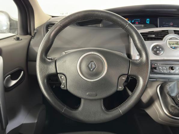 Renault Scenic II Рестайлинг с пробегом 2008 года, цена 639 900 рублей, 175007 км, компактвэн, Автокод Объявления