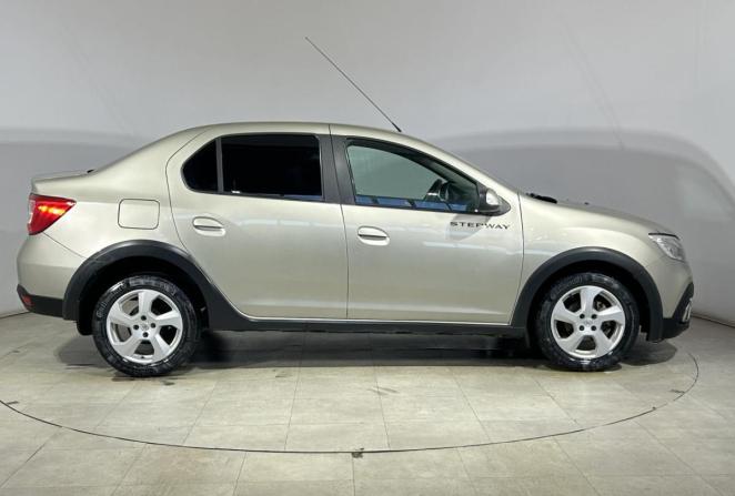 Renault Logan II Рестайлинг с пробегом 2022 года, цена 1 249 000 рублей, 91263 км, седан, Автокод Объявления