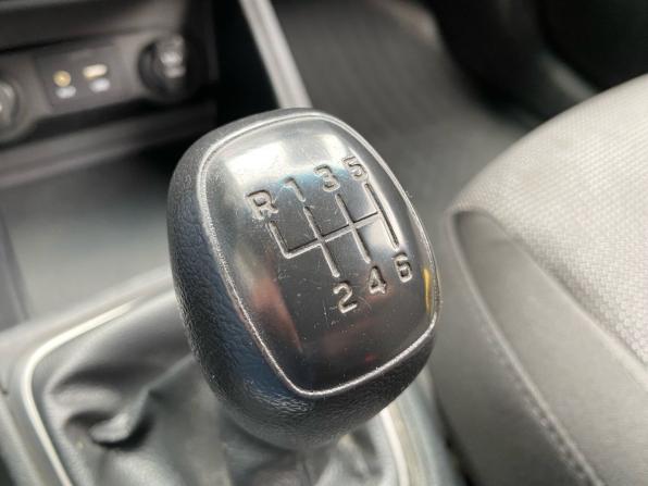 Hyundai Solaris II с пробегом 2017 года, цена 999 000 рублей, 171000 км, седан, Автокод Объявления