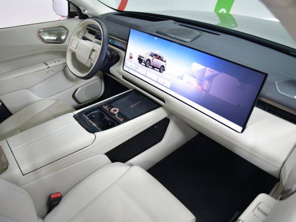 Lynk &amp; Co 900 с пробегом 2025 года, цена 6 800 000 рублей, 16498 км, внедорожник, Автокод Объявления