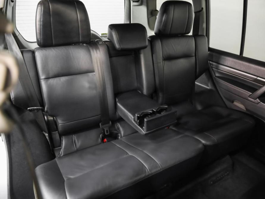 Mitsubishi Pajero IV Рестайлинг 1 Санкт-Петербург  - изображение 23
