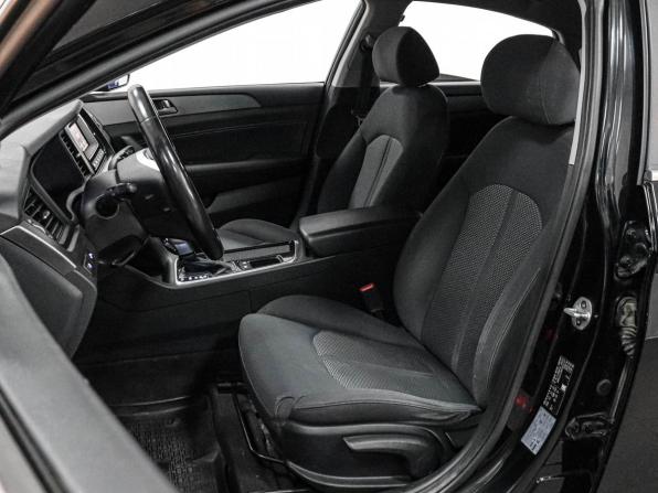Hyundai Sonata VII (LF) Рестайлинг с пробегом 2019 года, цена 1 589 000 рублей, 112264 км, седан, Автокод Объявления