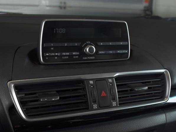Mazda 3 III (BM) с пробегом 2014 года, цена 1 069 995 рублей, 212795 км, седан, Автокод Объявления