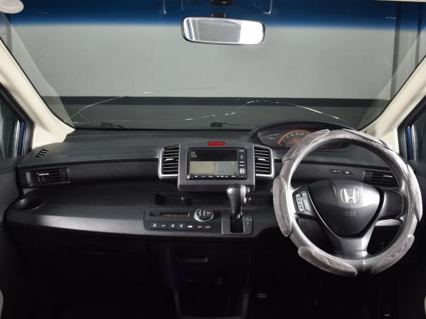 Honda Freed I с пробегом 2010 года, цена 619 995 рублей, 499119 км, компактвэн, Автокод Объявления
