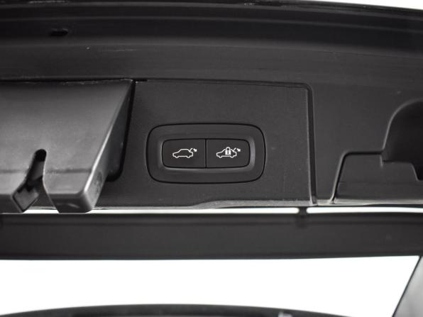 Volvo XC60 II с пробегом 2018 года, цена 3 299 900 рублей, 194759 км, внедорожник, Автокод Объявления