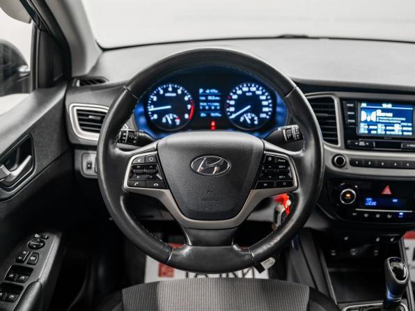 Hyundai Solaris II с пробегом 2019 года, цена 1 550 000 рублей, 74000 км, седан, Автокод Объявления