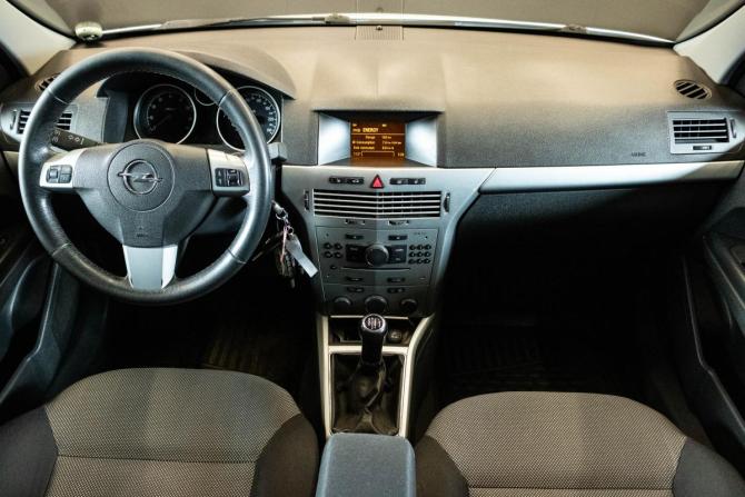 Opel Astra H Рестайлинг с пробегом 2011 года, цена 550 000 рублей, 168360 км, седан, Автокод Объявления