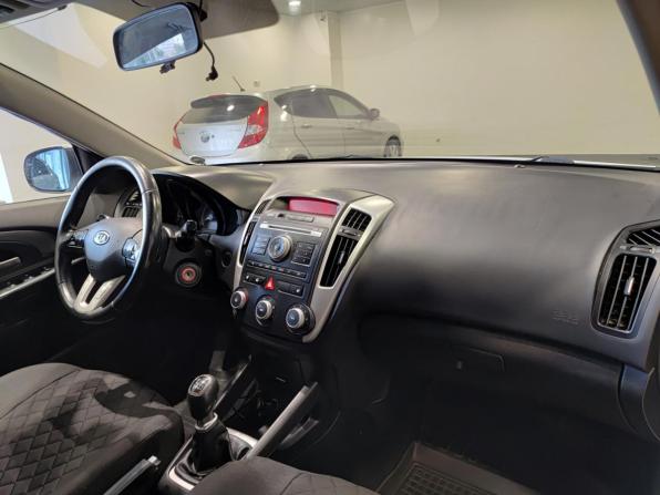 Kia Ceed I Рестайлинг с пробегом 2011 года, цена 530 000 рублей, 350254 км, универсал, Автокод Объявления