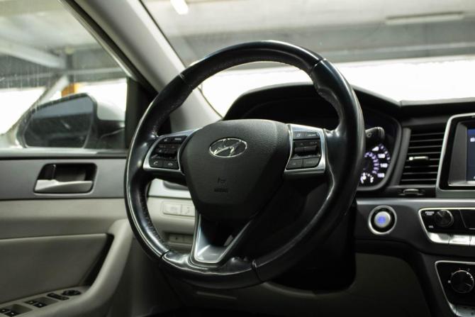 Hyundai Sonata VII (LF) Рестайлинг с пробегом 2017 года, цена 1 639 000 рублей, 132065 км, седан, Автокод Объявления