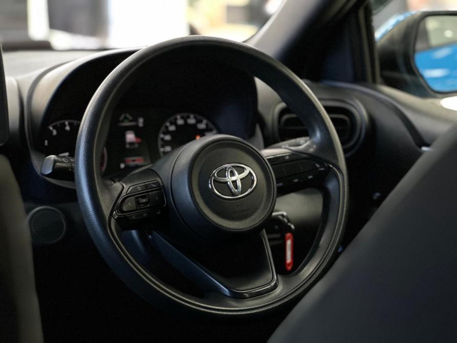 Toyota Yaris IV Санкт-Петербург  - изображение 30