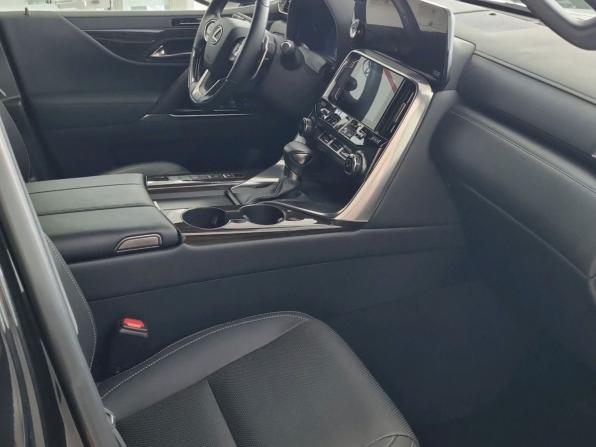 Lexus LX IV с пробегом 2022 года, цена 17 300 000 рублей, 50 км, внедорожник, Автокод Объявления