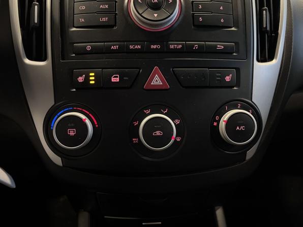 Kia Ceed I Рестайлинг с пробегом 2011 года, цена 565 000 рублей, 304236 км, универсал, Автокод Объявления