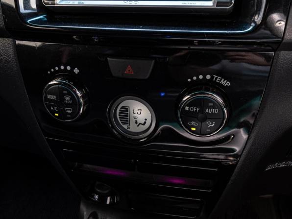 Toyota bB II Рестайлинг с пробегом 2015 года, цена 1 180 000 рублей, 127419 км, компактвэн, Автокод Объявления