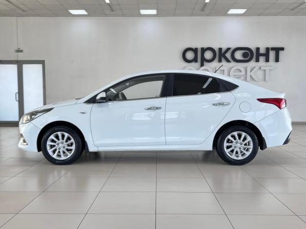 Hyundai Solaris II с пробегом 2017 года, цена 1 379 000 рублей, 112529 км, седан, Автокод Объявления