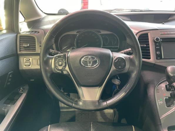 Toyota Venza I Рестайлинг с пробегом 2013 года, цена 1 960 000 рублей, 198944 км, внедорожник, Автокод Объявления