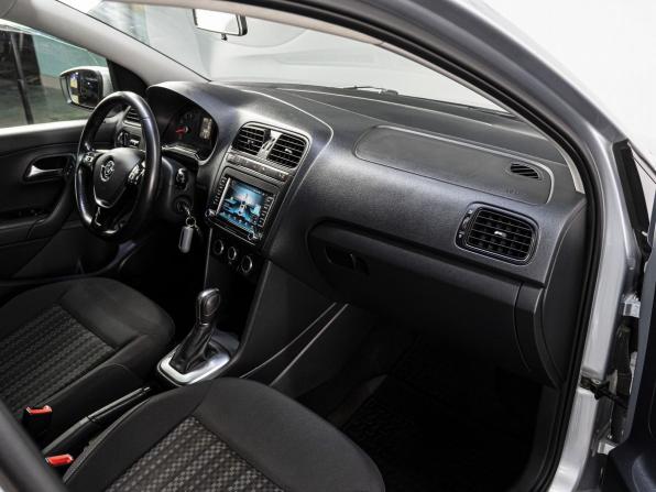 Volkswagen Polo V Рестайлинг с пробегом 2016 года, цена 1 100 000 рублей, 106364 км, седан, Автокод Объявления
