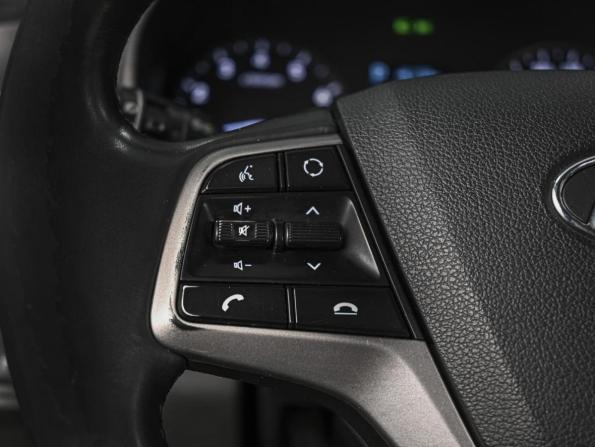 Hyundai Solaris II с пробегом 2019 года, цена 1 378 000 рублей, 106832 км, седан, Автокод Объявления