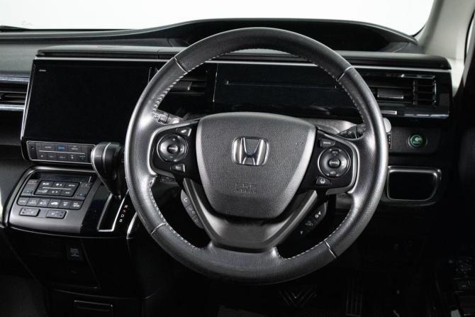 Honda Stepwgn V Рестайлинг с пробегом 2018 года, цена 2 449 000 рублей, 144917 км, минивэн, Автокод Объявления