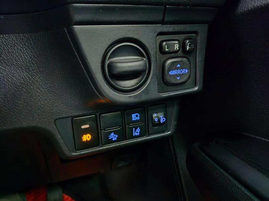 Toyota Corolla XI (E160 E170) Рестайлинг 2 Альметьевск  - изображение 21