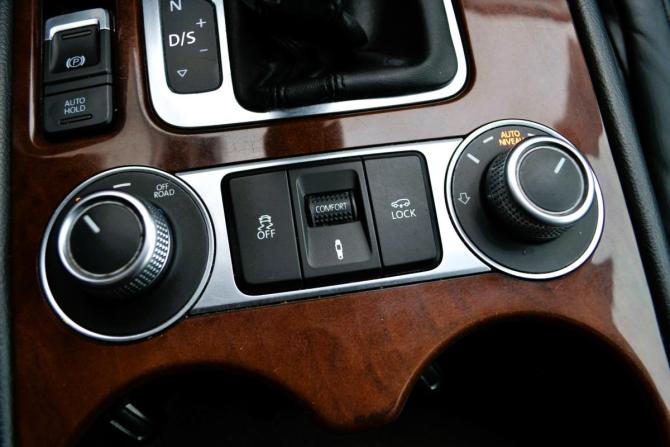 Volkswagen Touareg II Рестайлинг с пробегом 2015 года, цена 1 950 000 рублей, 272412 км, внедорожник, Автокод Объявления