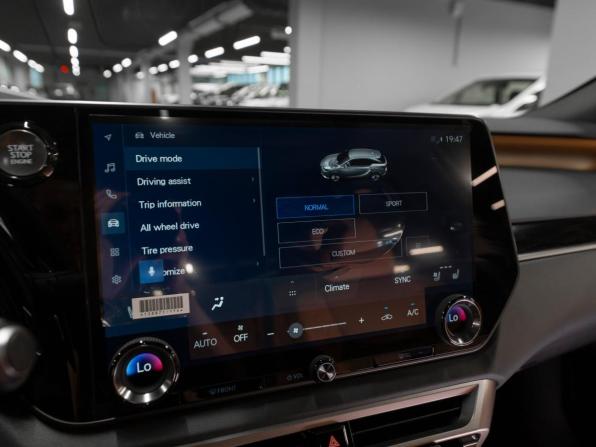 Lexus RX V с пробегом 2026 года, цена 8 850 000 рублей, 39 км, внедорожник, Автокод Объявления