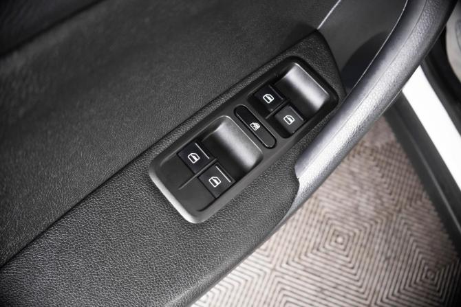 Skoda Yeti I Рестайлинг с пробегом 2014 года, цена 1 399 000 рублей, 146000 км, внедорожник, Автокод Объявления