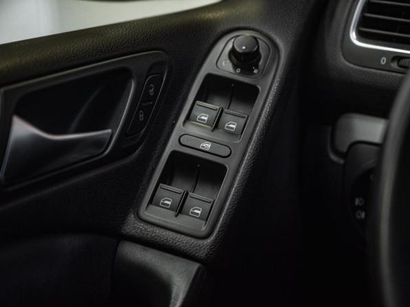 Volkswagen Golf VI с пробегом 2012 года, цена 989 000 рублей, 154753 км, хэтчбек, Автокод Объявления