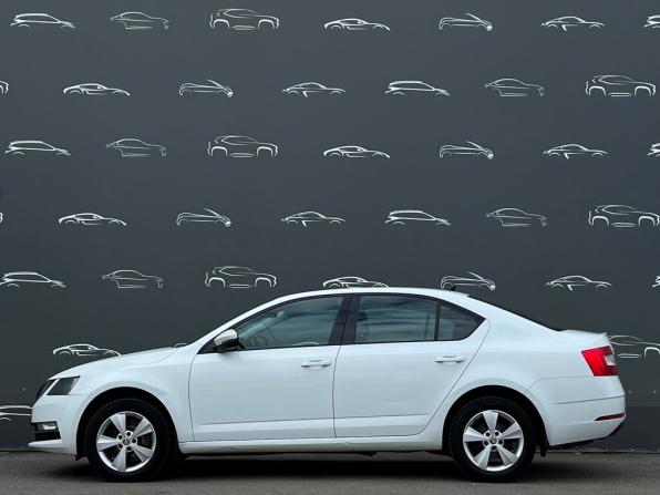 Skoda Octavia III (A7) Рестайлинг с пробегом 2017 года, цена 1 391 400 рублей, 189891 км, лифтбек, Автокод Объявления
