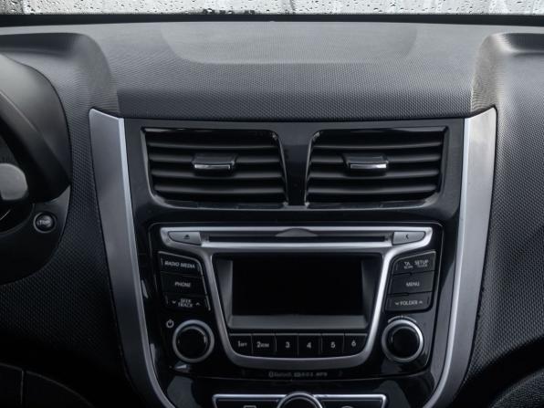Hyundai Solaris I Рестайлинг с пробегом 2015 года, цена 1 179 900 рублей, 117000 км, седан, Автокод Объявления