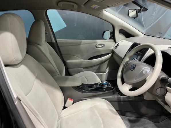 Nissan Leaf I (ZE0/AZE0) с пробегом 2012 года, цена 450 000 рублей, 121564 км, хэтчбек, Автокод Объявления