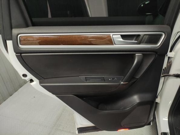 Volkswagen Touareg II Рестайлинг с пробегом 2015 года, цена 2 533 000 рублей, 308921 км, внедорожник, Автокод Объявления