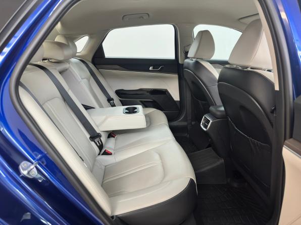 Kia K5 III с пробегом 2021 года, цена 2 620 000 рублей, 82684 км, седан, Автокод Объявления