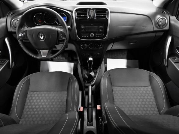 Renault Sandero II с пробегом 2017 года, цена 945 000 рублей, 95224 км, хэтчбек, Автокод Объявления