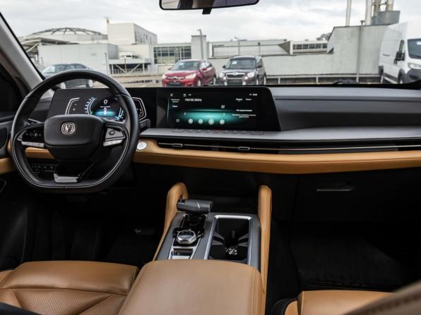 Changan Hunter Plus с пробегом 2023 года, цена 2 670 000 рублей, 73065 км, offers.body_type.unknown, Автокод Объявления