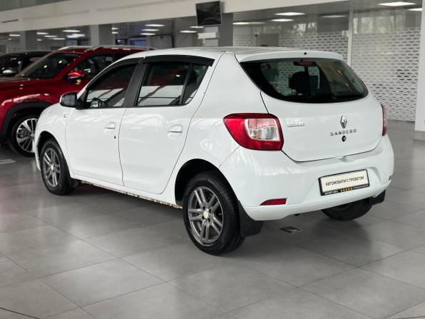 Renault Sandero II с пробегом 2016 года, цена 645 000 рублей, 99000 км, хэтчбек, Автокод Объявления