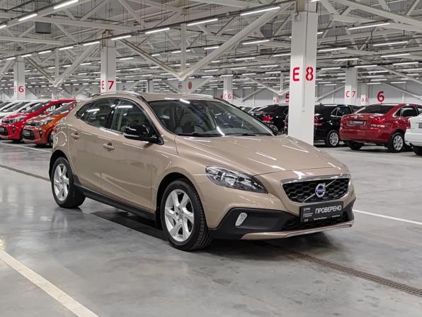 Volvo V40 Cross Country I с пробегом 2014 года, цена 1 349 000 рублей, 72554 км, хэтчбек, Автокод Объявления