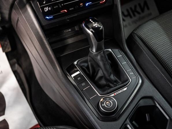 Volkswagen Tiguan II Рестайлинг с пробегом 2021 года, цена 2 849 500 рублей, 46348 км, внедорожник, Автокод Объявления