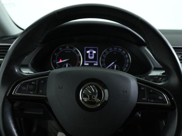 Skoda Superb III Рестайлинг с пробегом 2019 года, цена 2 350 000 рублей, 94080 км, лифтбек, Автокод Объявления