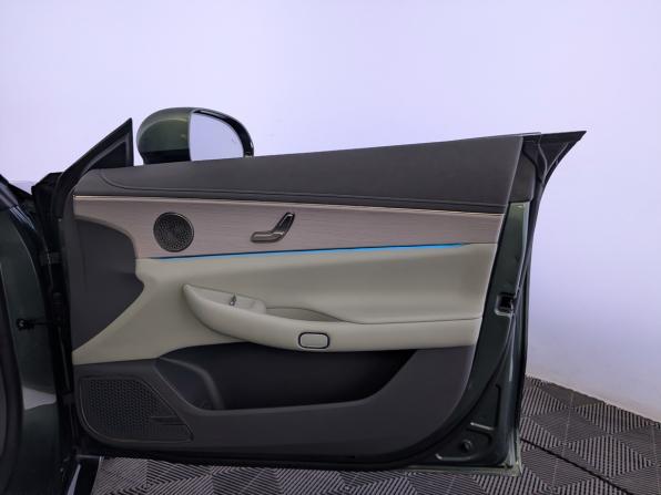 Exeed Exlantix ES с пробегом 2025 года, цена 4 950 000 рублей, 13305 км, седан, Автокод Объявления