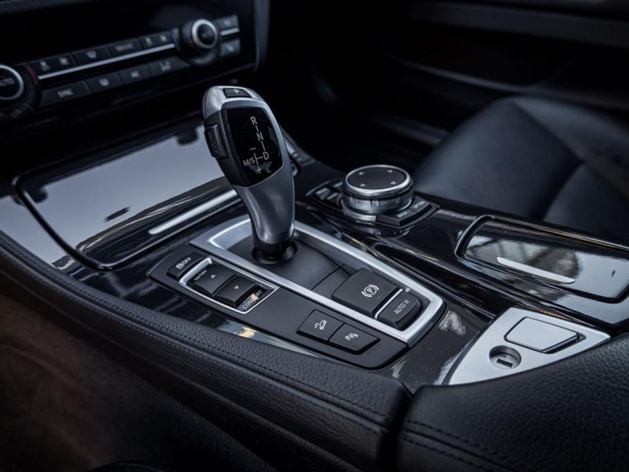 BMW 5 серии VI (F10/F11/F07) Рестайлинг Казань  - изображение 8