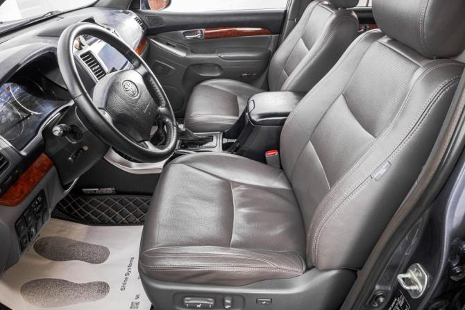 Toyota Land Cruiser Prado 120 Series Рестайлинг с пробегом 2007 года, цена 2 249 000 рублей, 320000 км, внедорожник, Автокод Объявления
