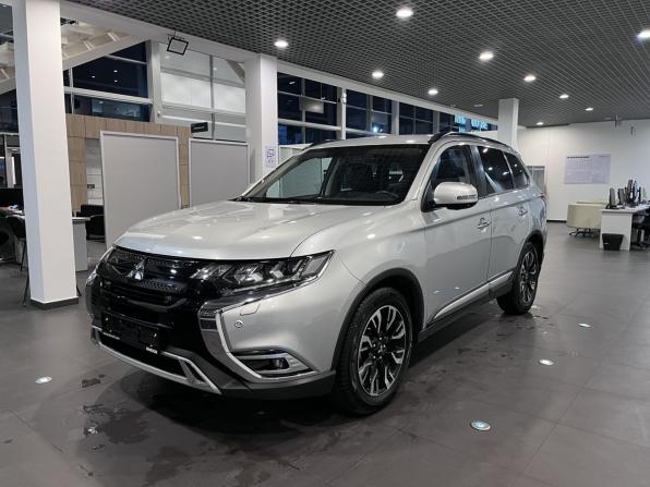 Mitsubishi Outlander III Рестайлинг 3 с пробегом 2021 года, цена 3 240 000 рублей, 61809 км, внедорожник, Автокод Объявления